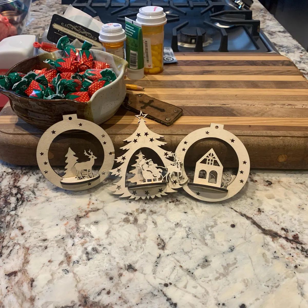 Christmas Reindeer Wooden Ornament – Handcrafted Holiday Decoration for Tree & Home